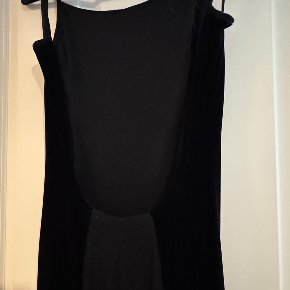 Elegant Black Backless Velvet Dress
